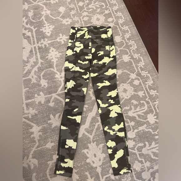 Lululemon Swift Speed High-Rise Tight - Picture 7 of 7